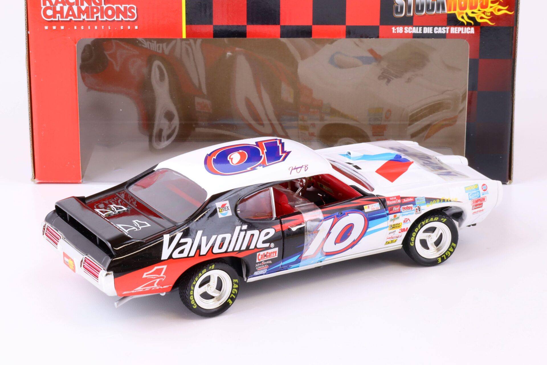 1:18 ERTL 1969 Pontiac GTO Johnny Benson Valvoline Stock Rods #10