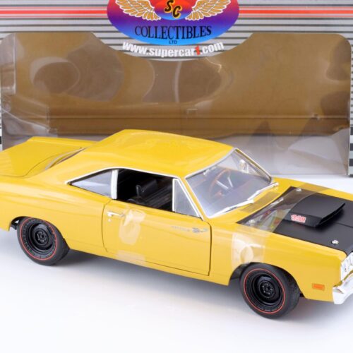 1:18 RC2 Supercar Collectibles 1969 1/2 Plymouth Roadrunner 440 6 BBL yellow/ black