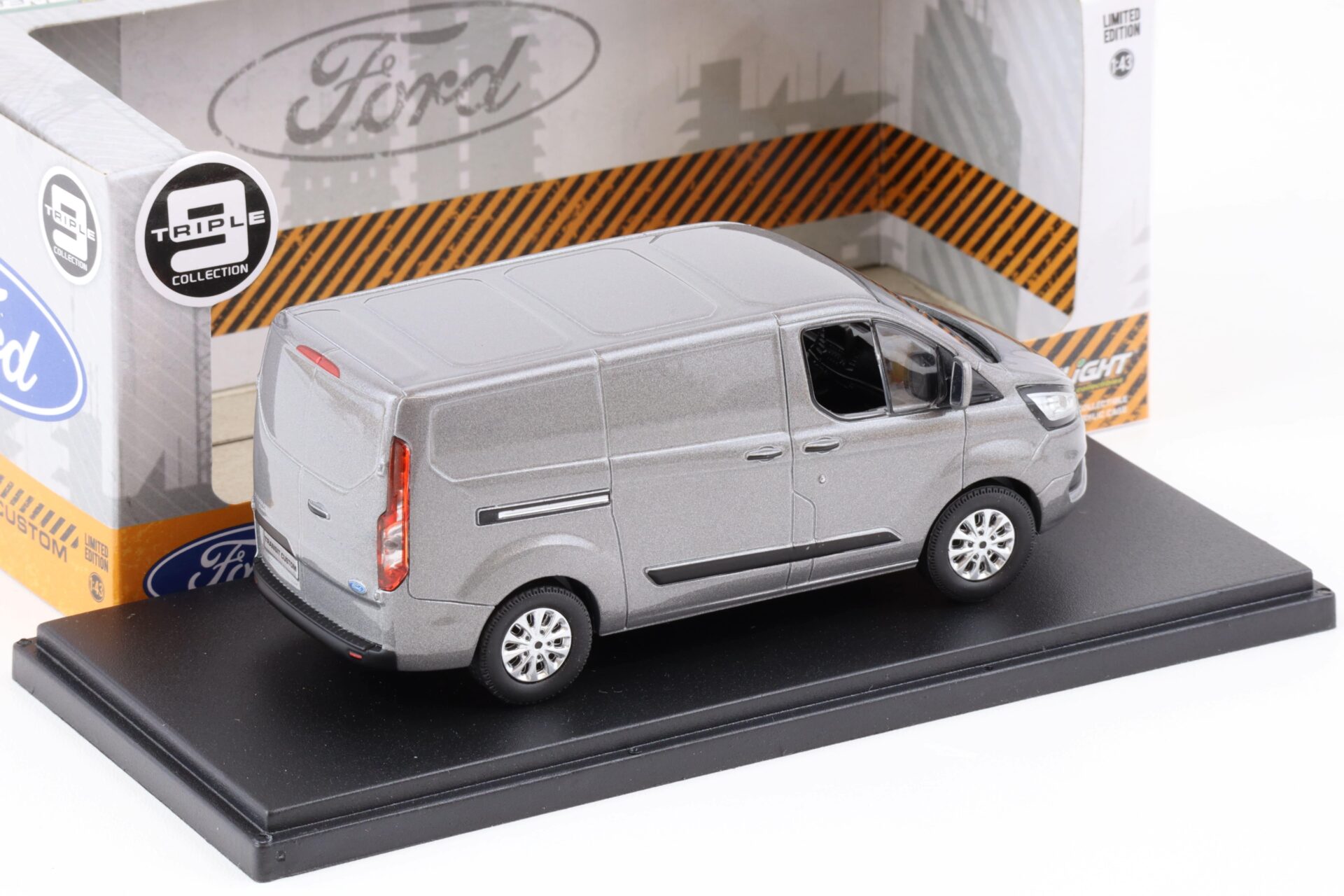 1:43 Greenlight 2018 Ford Transit Custom V362 MCA VAN Kasten magnetic grey