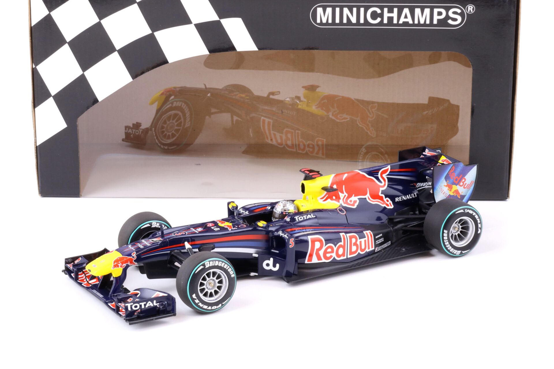 1:18 Minichamps Red Bull Racing RB6 S.Vettel Abu Dhabi GP 2010 World Champion