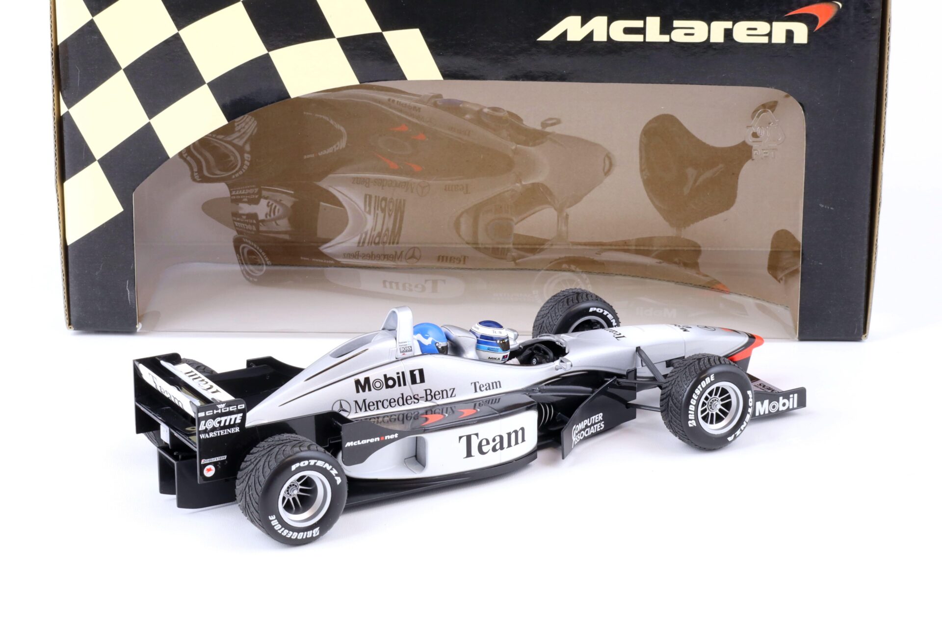 1:18 Minichamps McLaren Mercedes MP4-98T Mika & Erja Hakkinen 2000