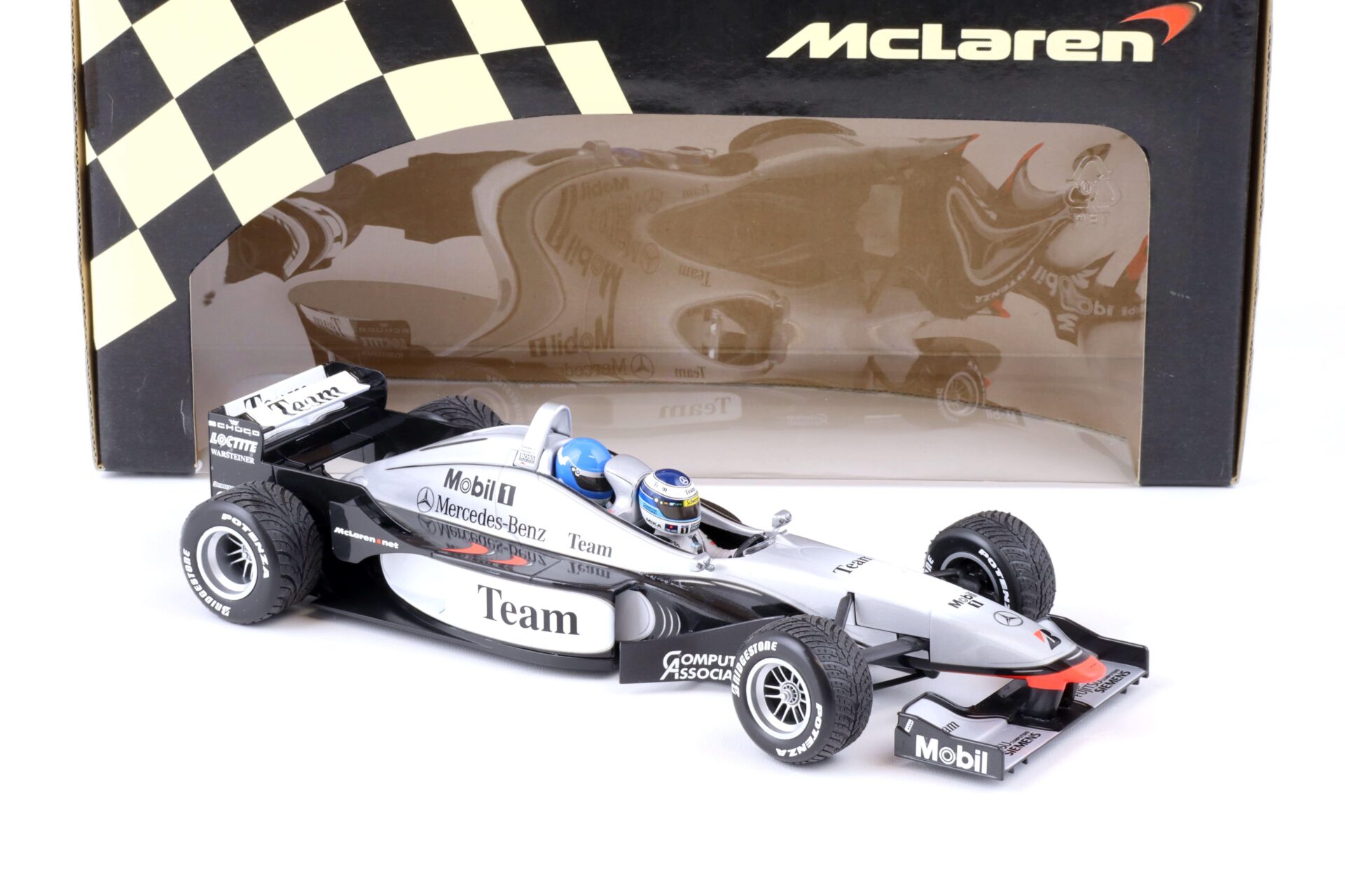 1:18 Minichamps McLaren Mercedes MP4-98T Mika & Erja Hakkinen 2000