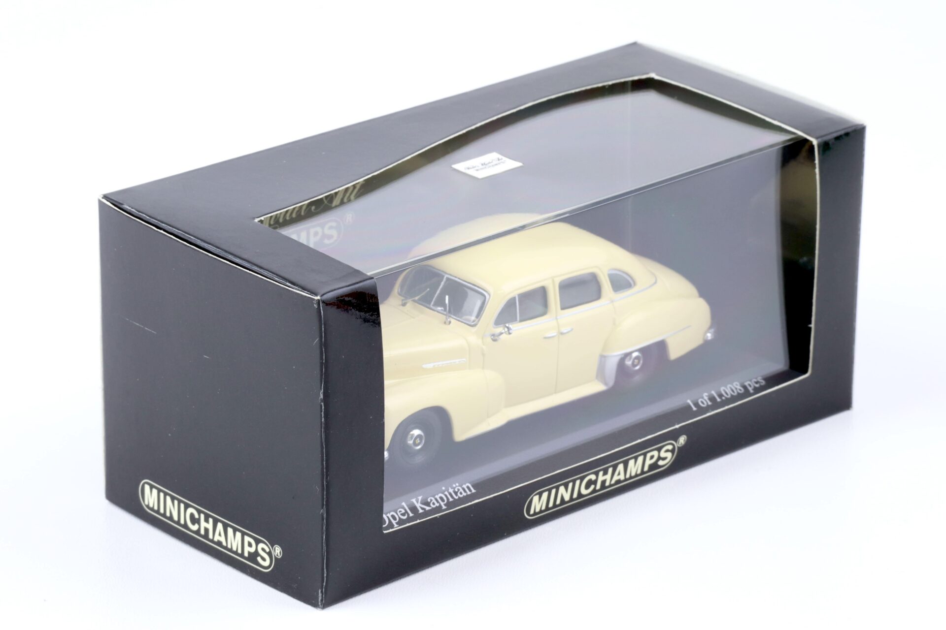 1:43 Minichamps Opel Kapitän 1951-53 Ivory