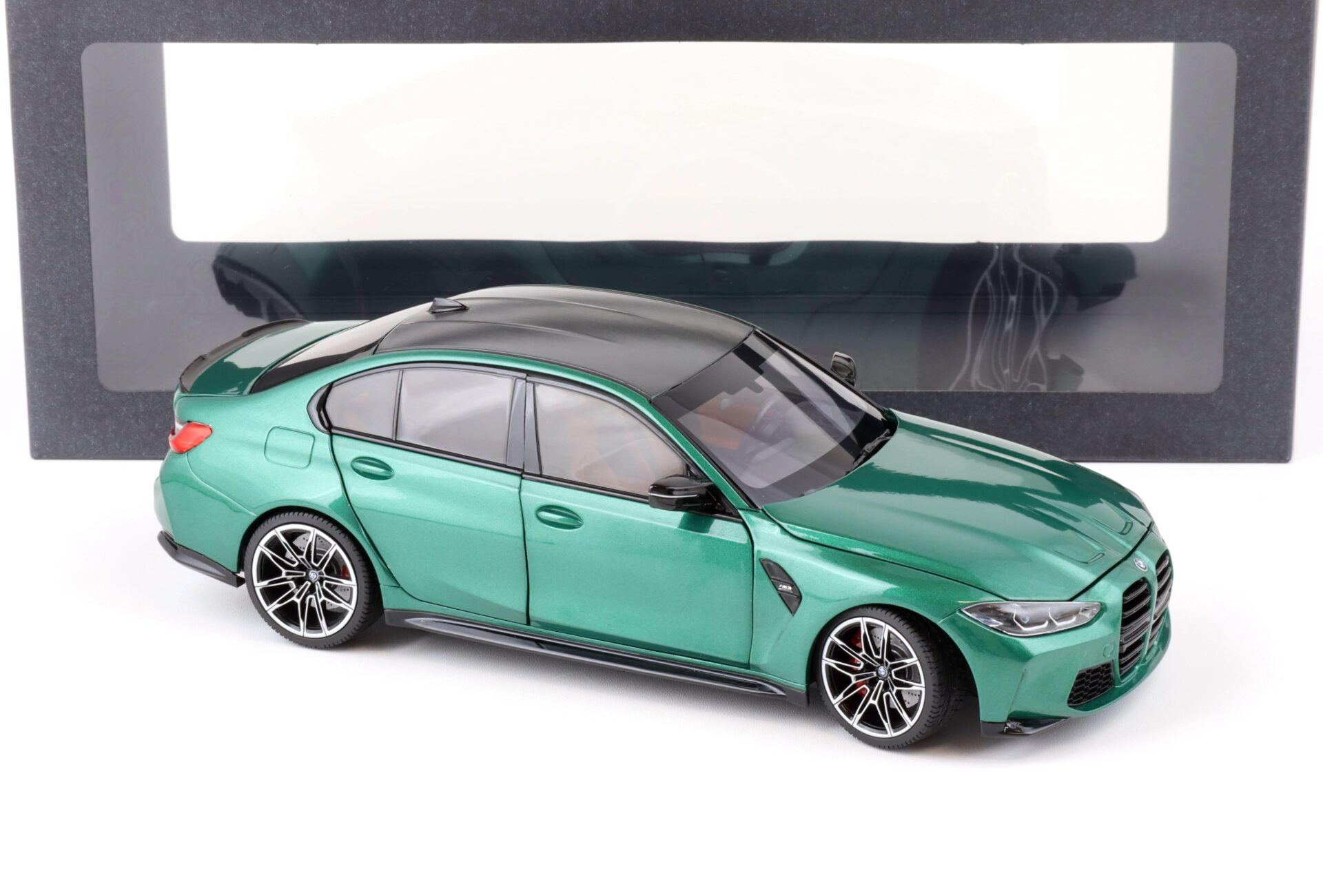 1:18 Minichamps BMW M3 G80 Competition green metallic 2020 DEALER VERSION