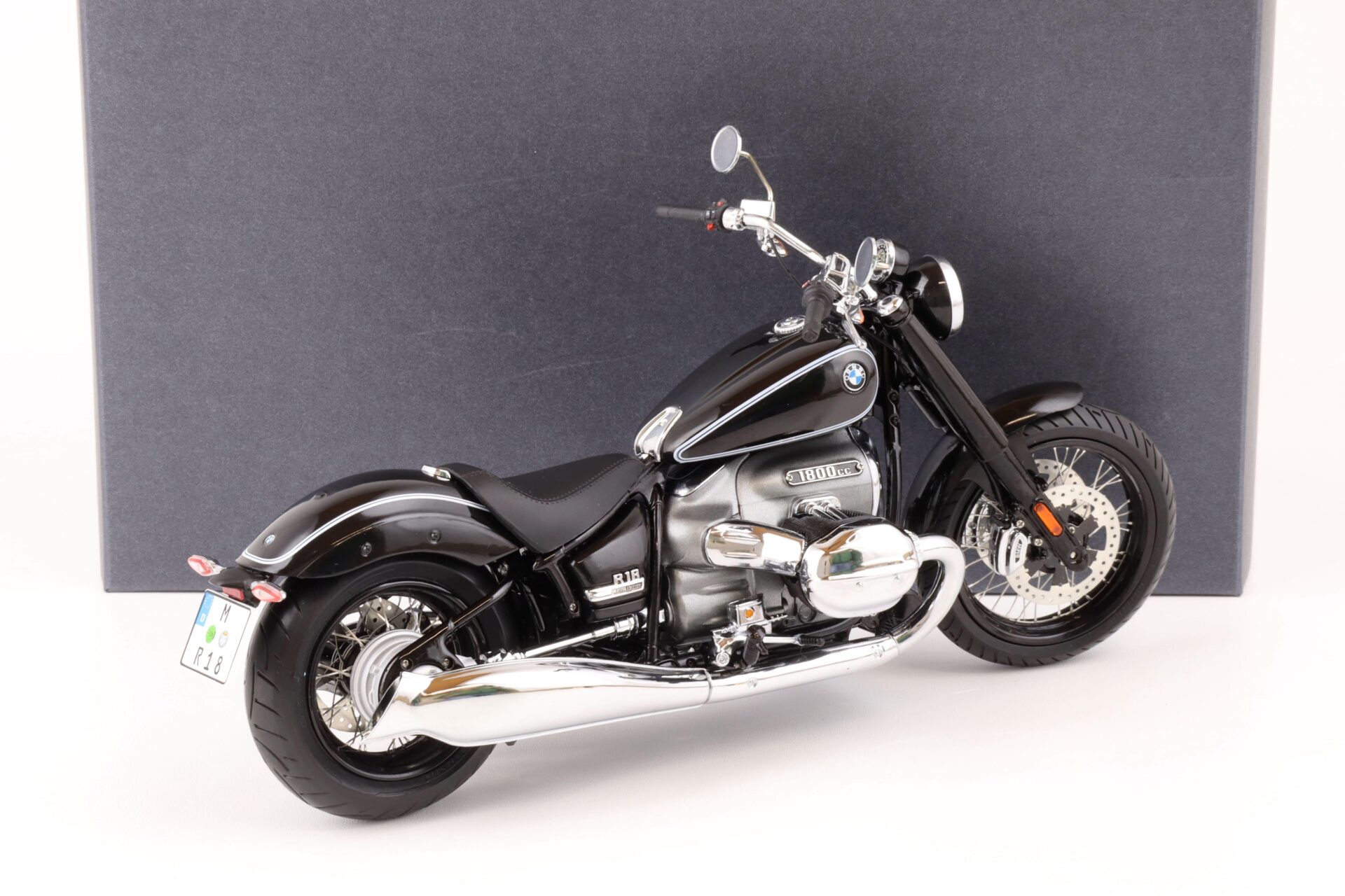 1:10 Original BMW Motorrad BMW R18 (K34) First Edition black DEALER VERSION