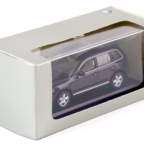 1:43 Minichamps VW Touareg SUV black DEALER VERSION