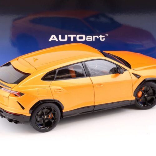 1:18 AUTOart Lamborghini Urus 2018 Arancio Borealis/ pearl orange 79160