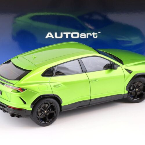 1:18 AUTOart Lamborghini Urus 2018 Verde Selvans/ pearl green 79169