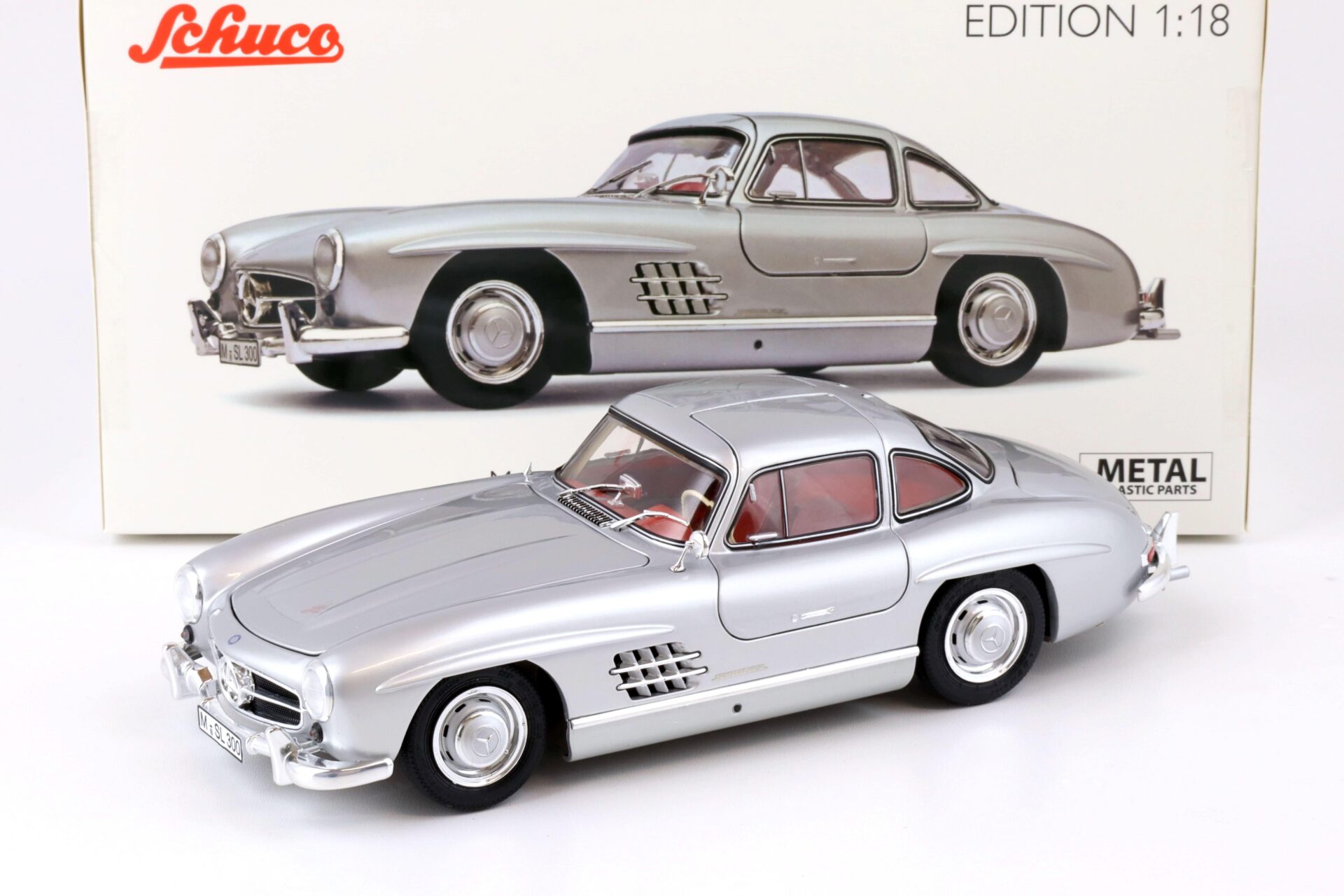1:18 Schuco Mercedes 300 SL Coupe Gullwing silver/ red interior
