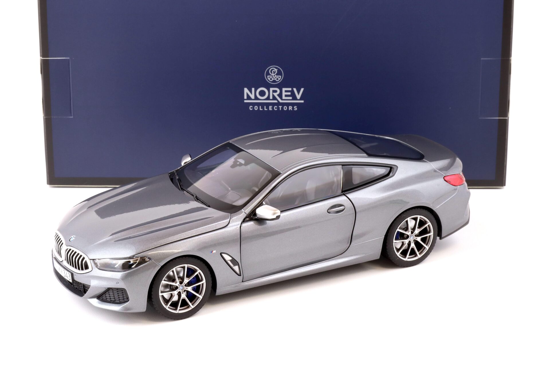 ID 73381 orig 1.jpg 1:18 Norev BMW M850i Coupe (G15) grey metallic 2018 - Limited 200 pcs