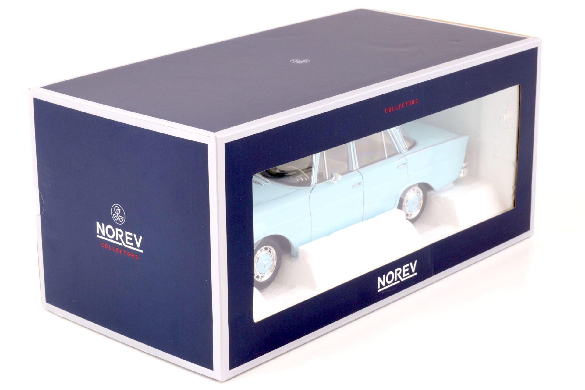 1:18 Norev Mercedes-Benz 220S Heckflosse W111 light blue 1965