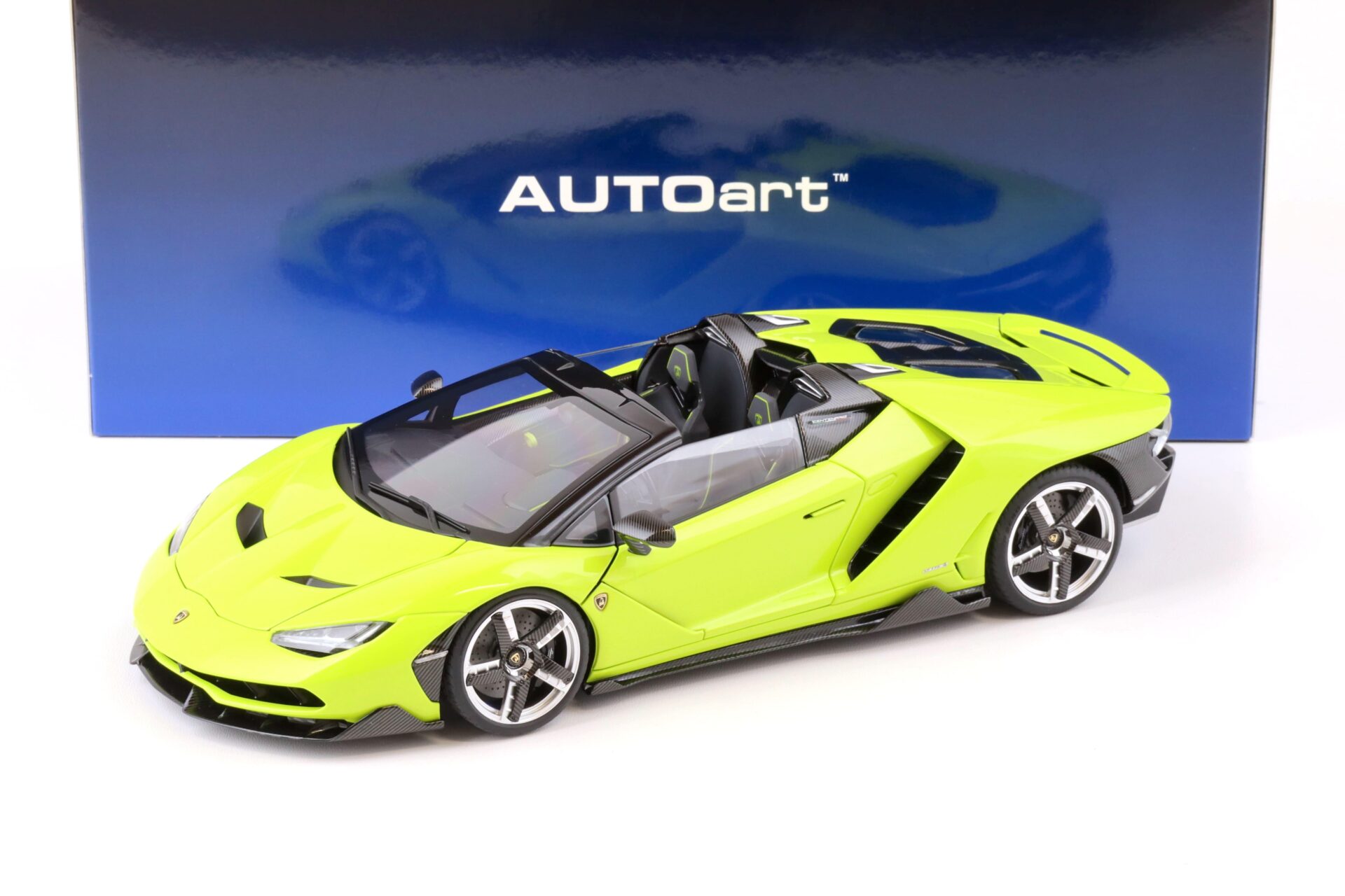 1:18 AUTOart Lamborghini Centenario Roadster Verde Scandal/ solid light green