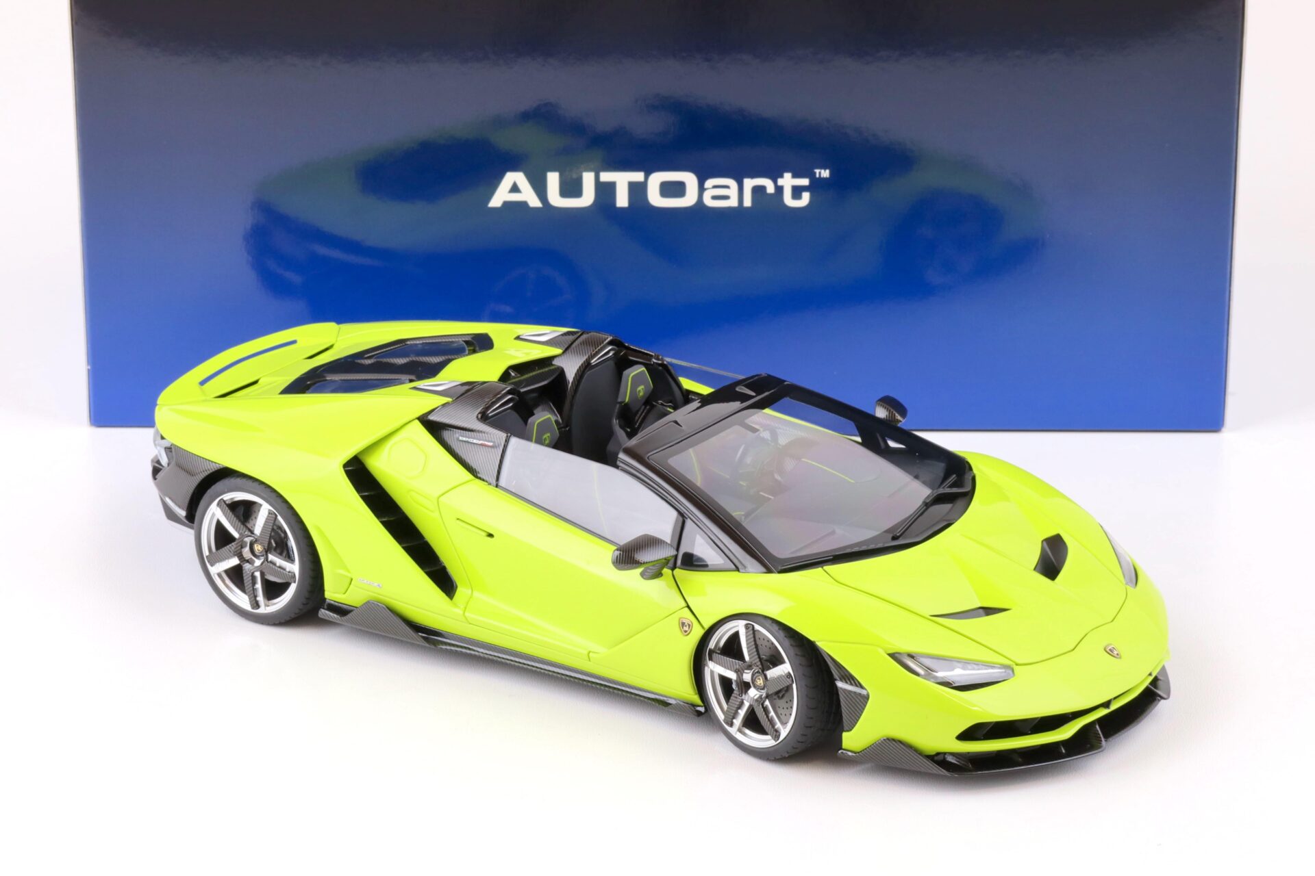 1:18 AUTOart Lamborghini Centenario Roadster Verde Scandal/ solid light green