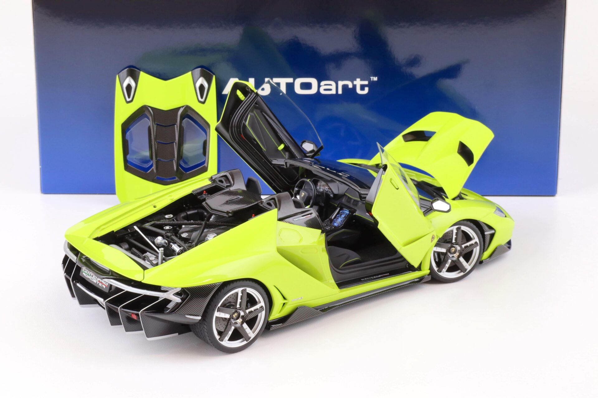 1:18 AUTOart Lamborghini Centenario Roadster Verde Scandal/ solid light green