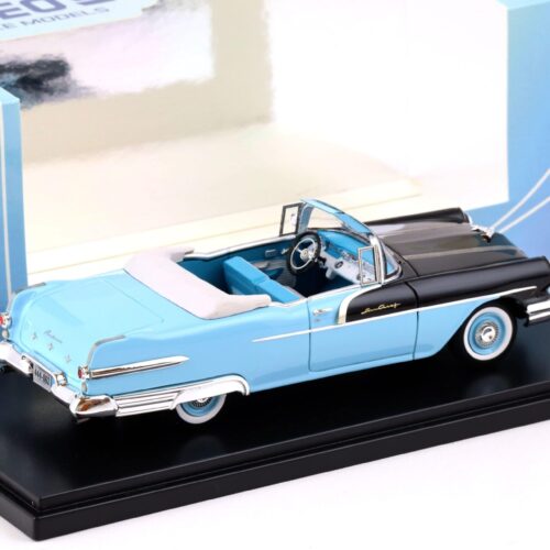 1:43 NEO Pontiac Star Chief Convertible black / blue
