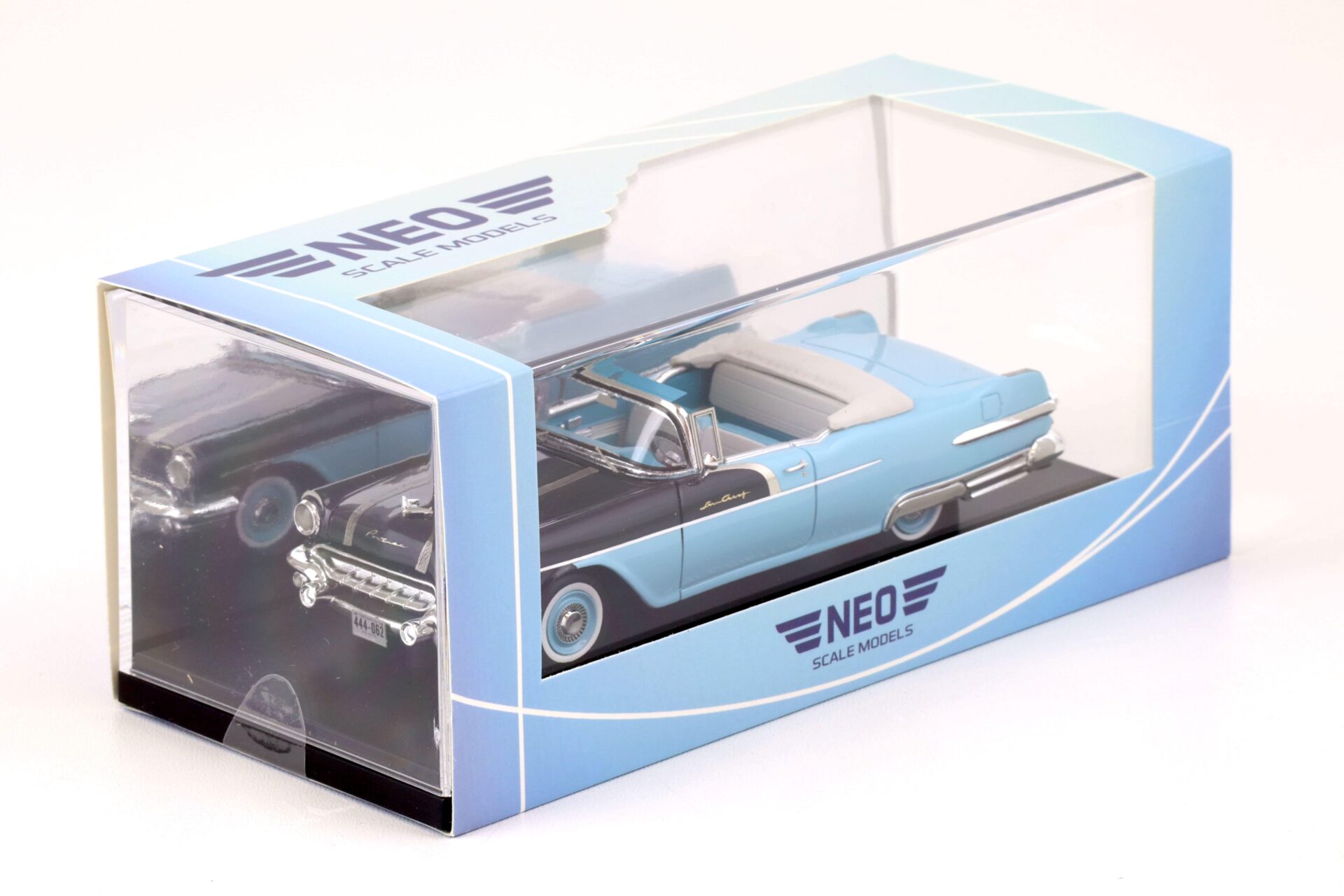 1:43 NEO Pontiac Star Chief Convertible black / blue
