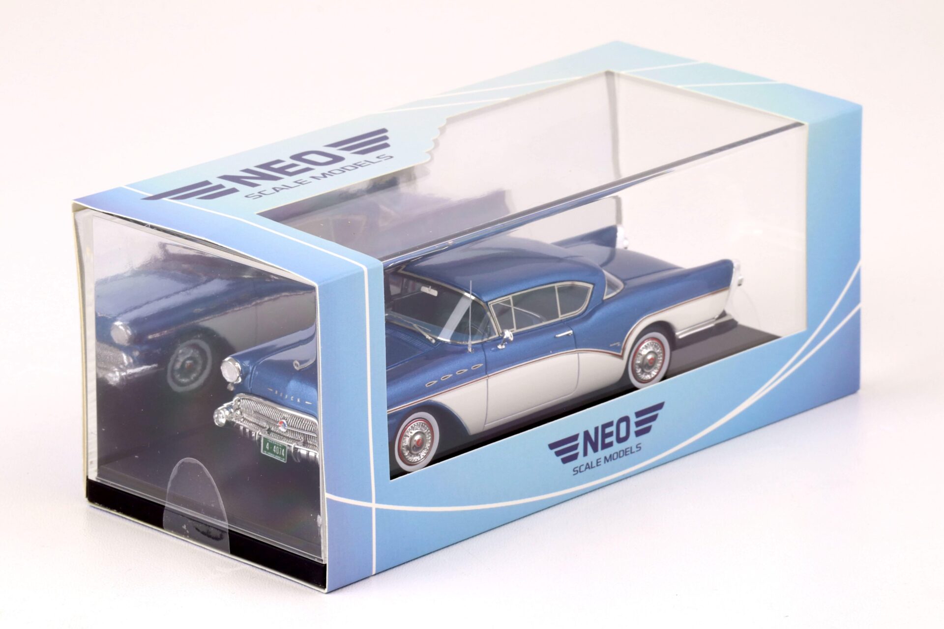 1:43 NEO 1957 Buick Roadmaster Hardtop metallic blue / white
