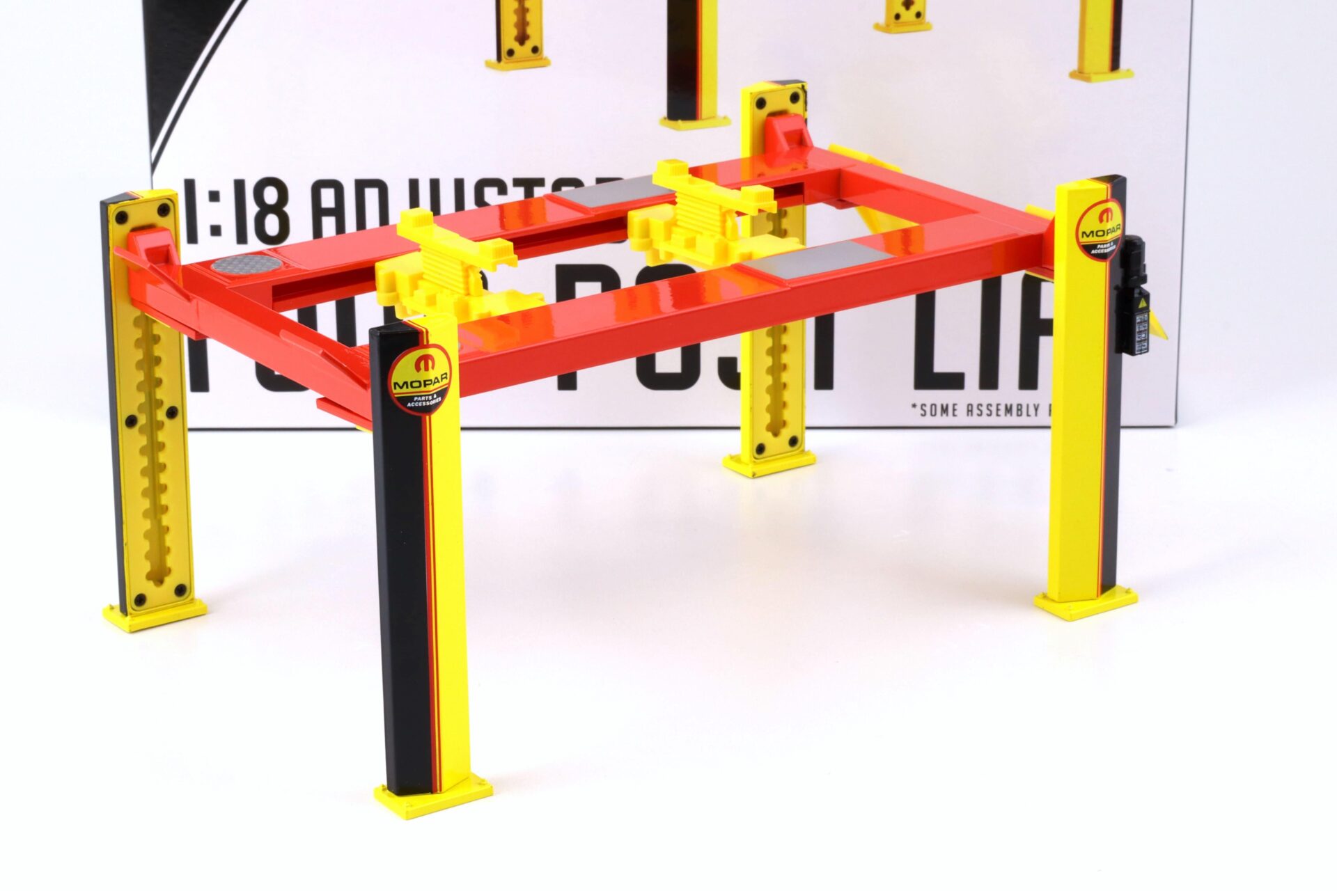 1:18 Greenlight MOPAR Adjustable FOUR-POST Lift Hebebühne Zubehör yellow/black