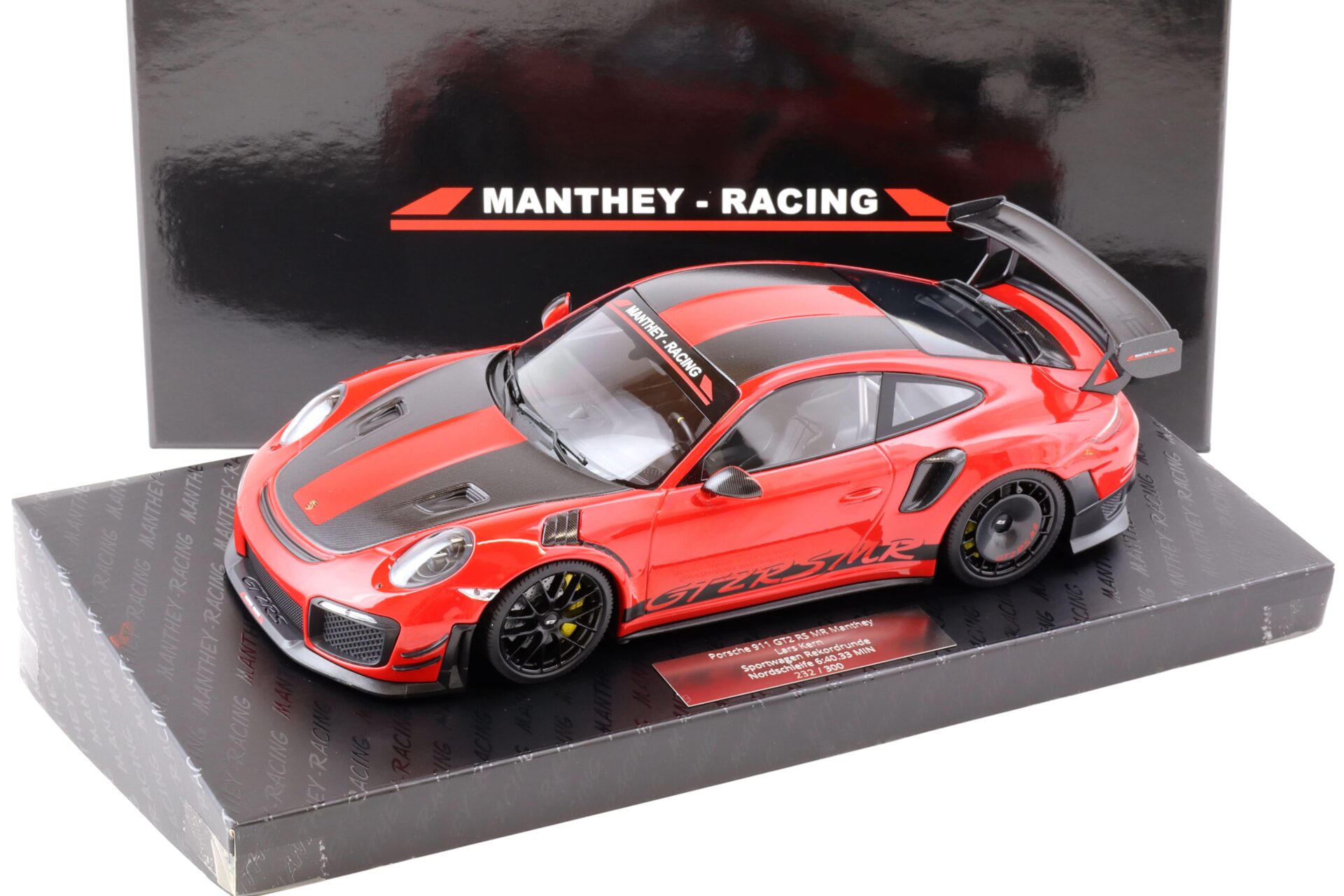 1:18 Minichamps Porsche 911 (991.2) GT2 RS MR 2018 red Manthey-Racing Special Box
