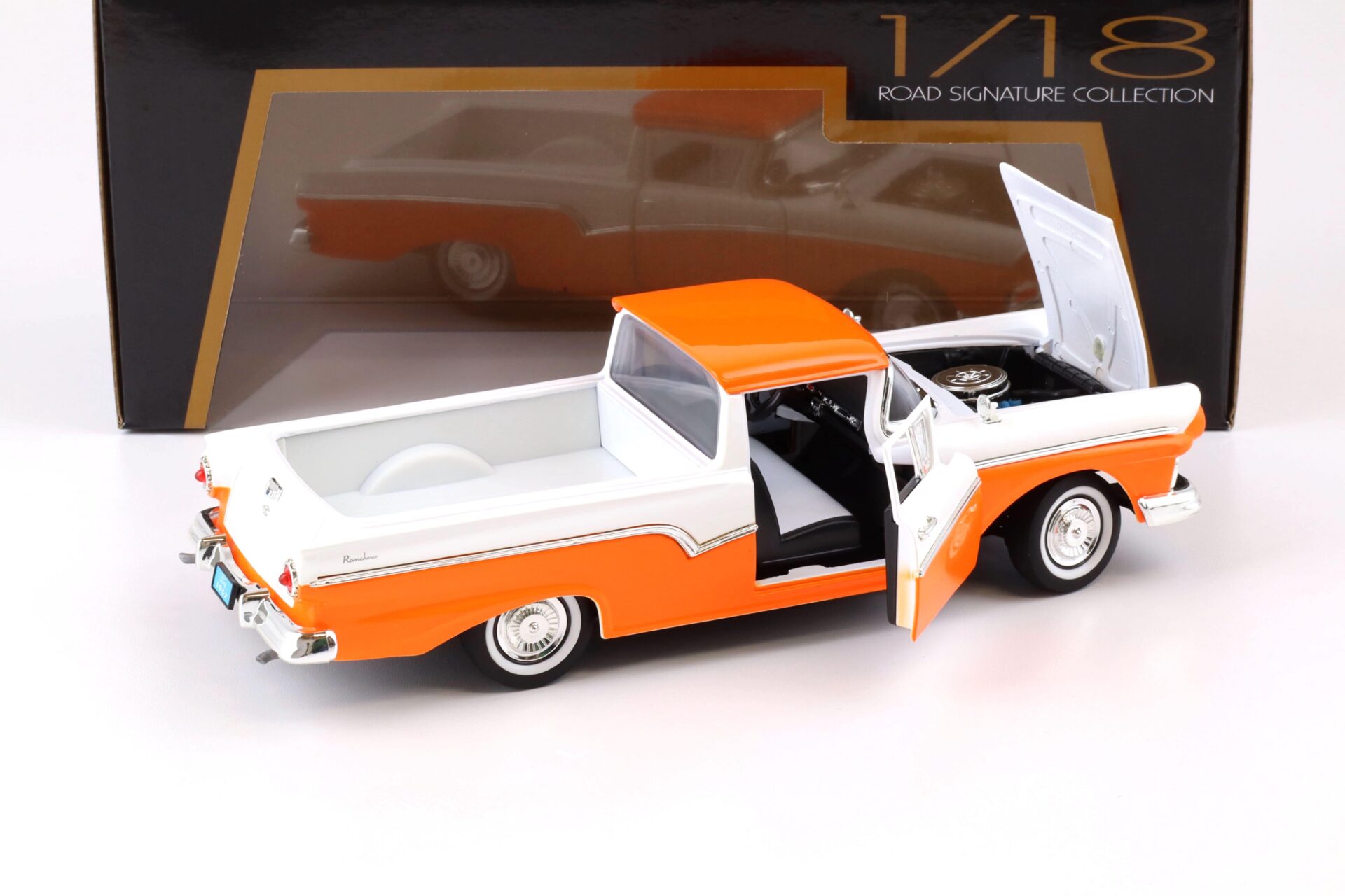 1:18 Road Signature 1957 Ford Ranchero Pick-Up orange white