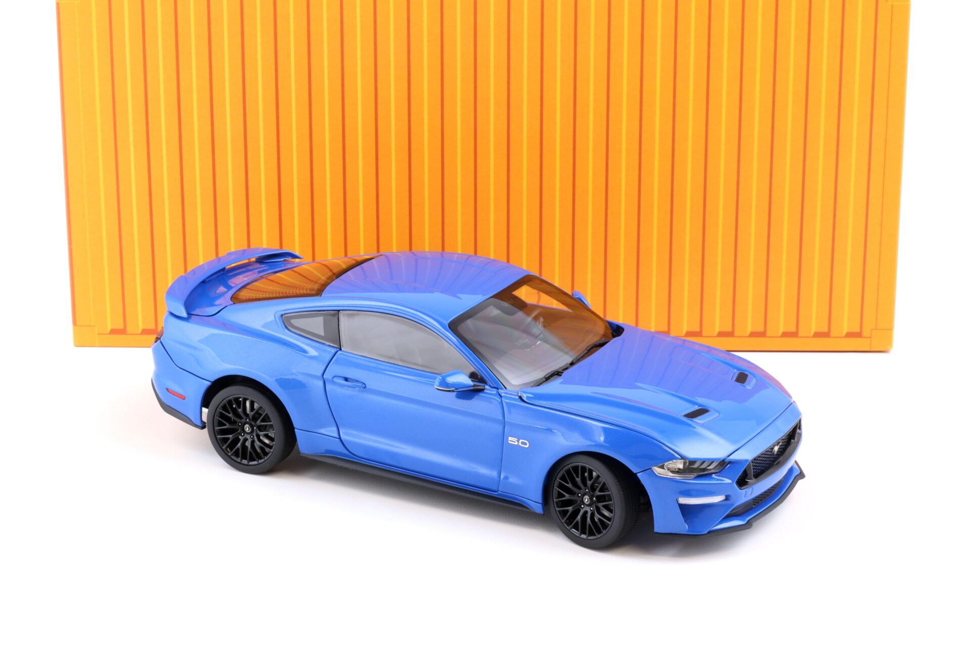 1:18 Diecast Masters 2019 Ford Mustang GT 5.0 Coupe LHD Kona blue metallic