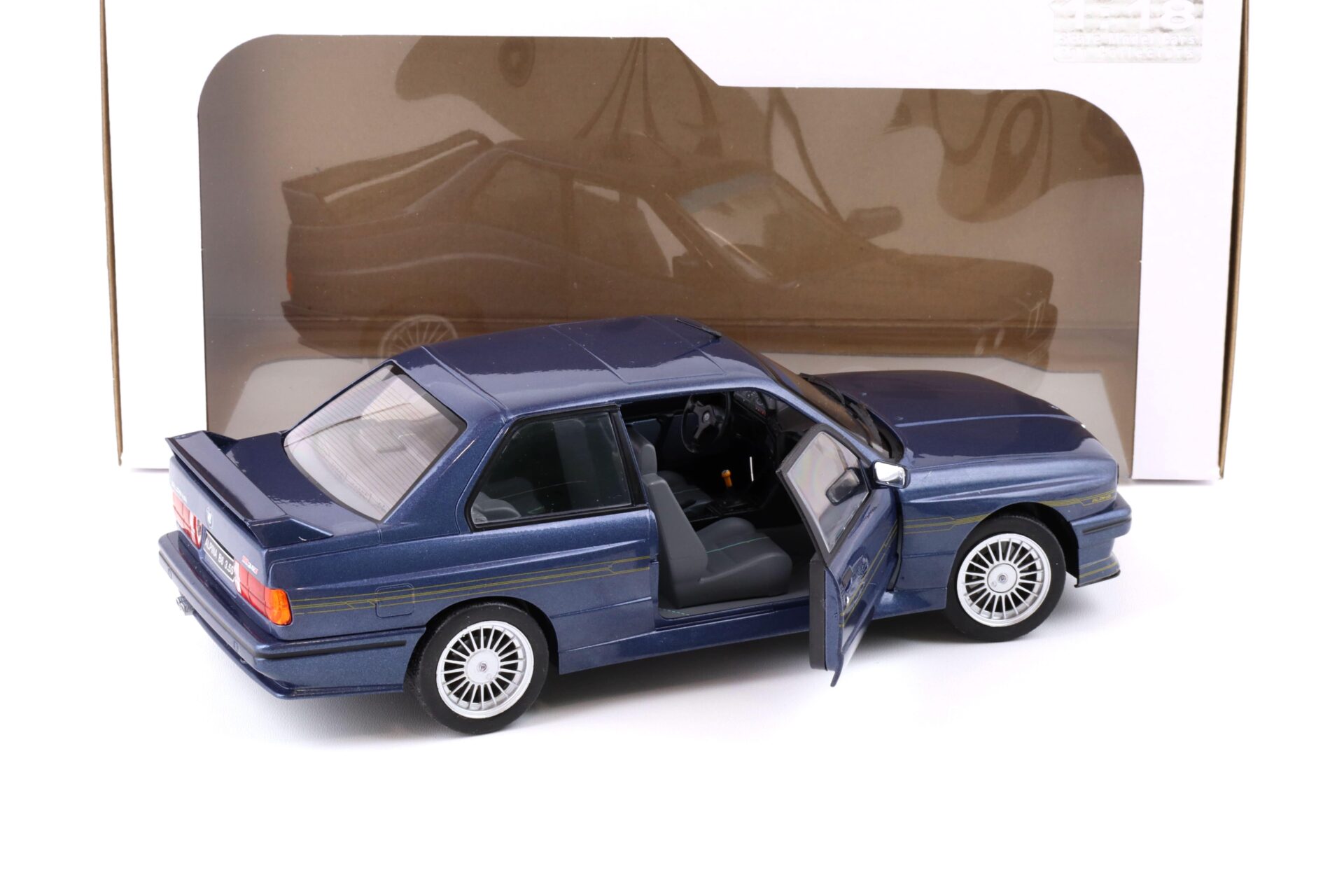 1:18 Solido BMW M3 E30 Alpina B6 3,5 S blue