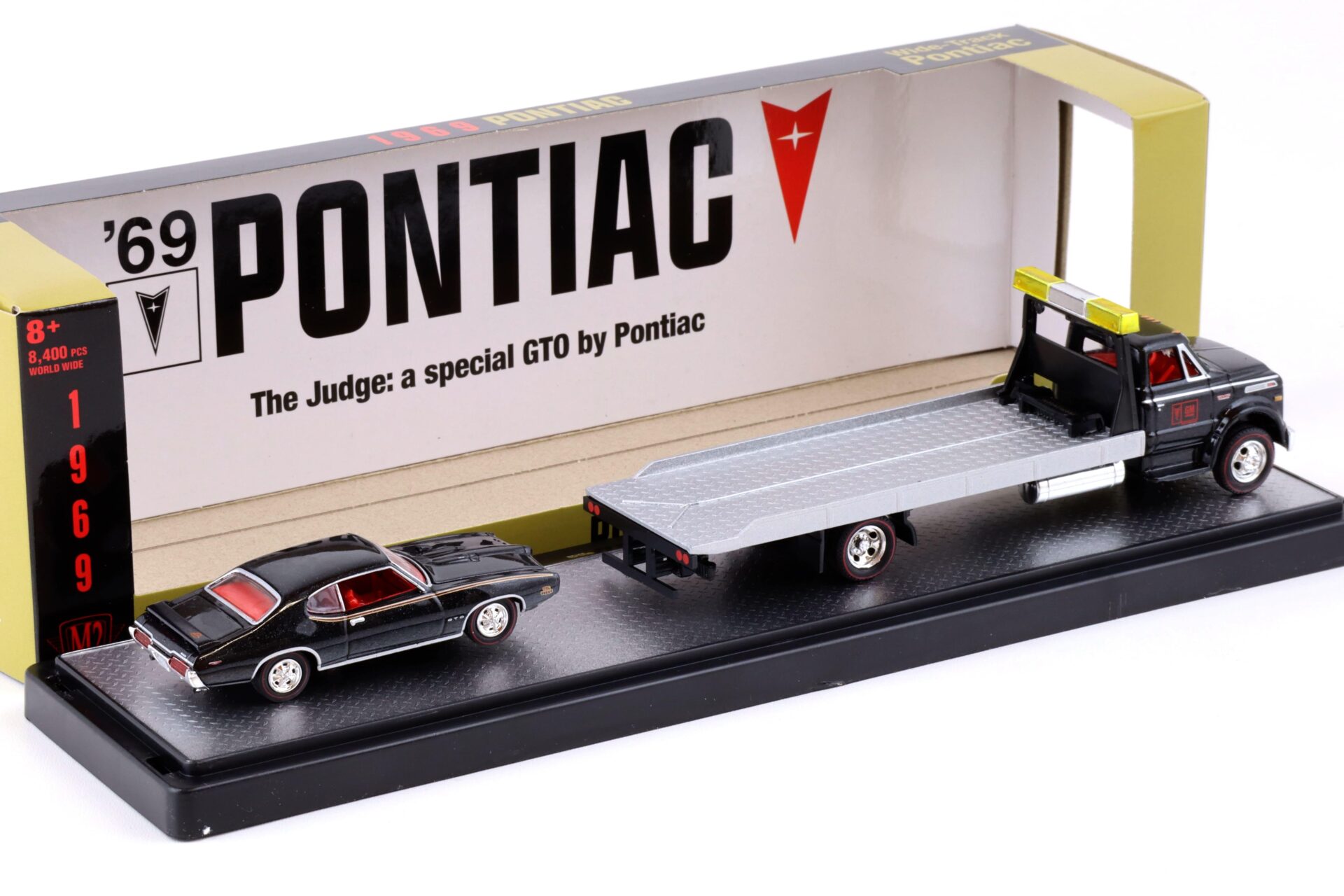 1:64 M2 Machines 1970 GMC 5500 Truck & 1969 Pontiac GTO