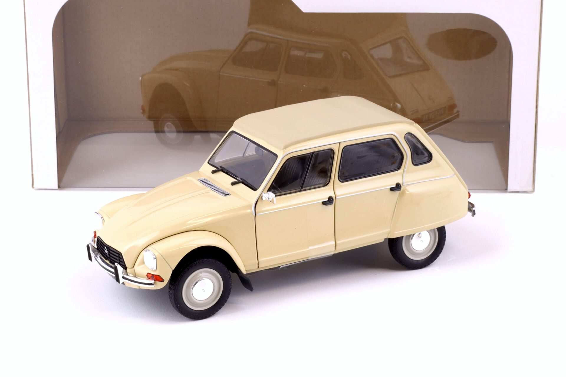 1:18 Solido Citroen Dyane 6 beige 1967
