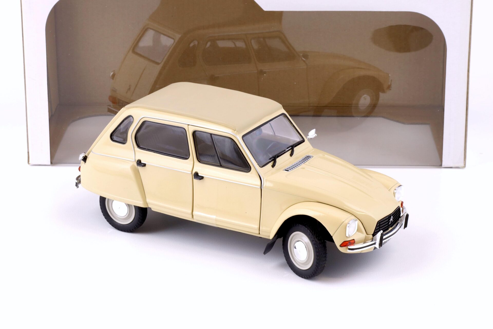 1:18 Solido Citroen Dyane 6 beige 1967