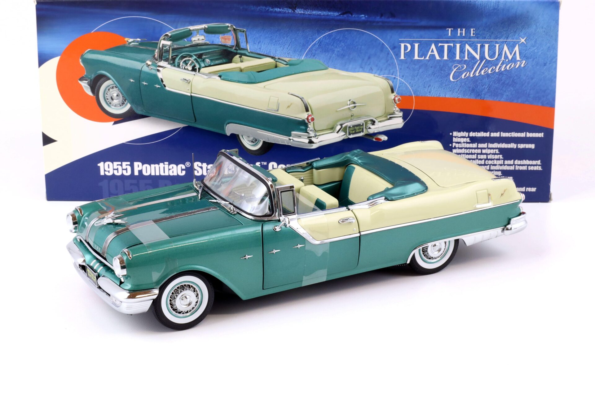 1:18 Sun Star 1955 Pontiac StarChief Convertible white mist / turquoise blue poly