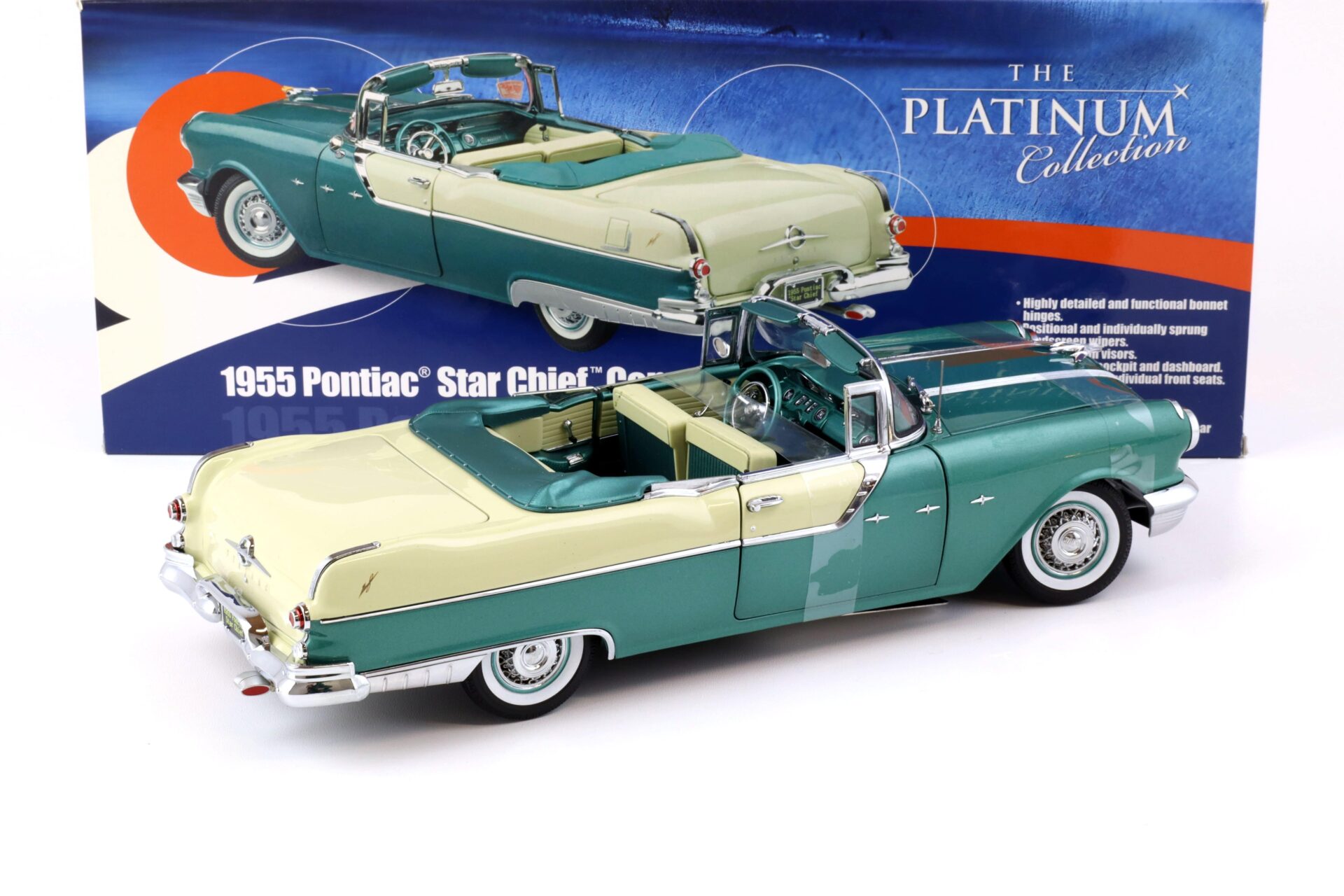 1:18 Sun Star 1955 Pontiac StarChief Convertible white mist / turquoise blue poly