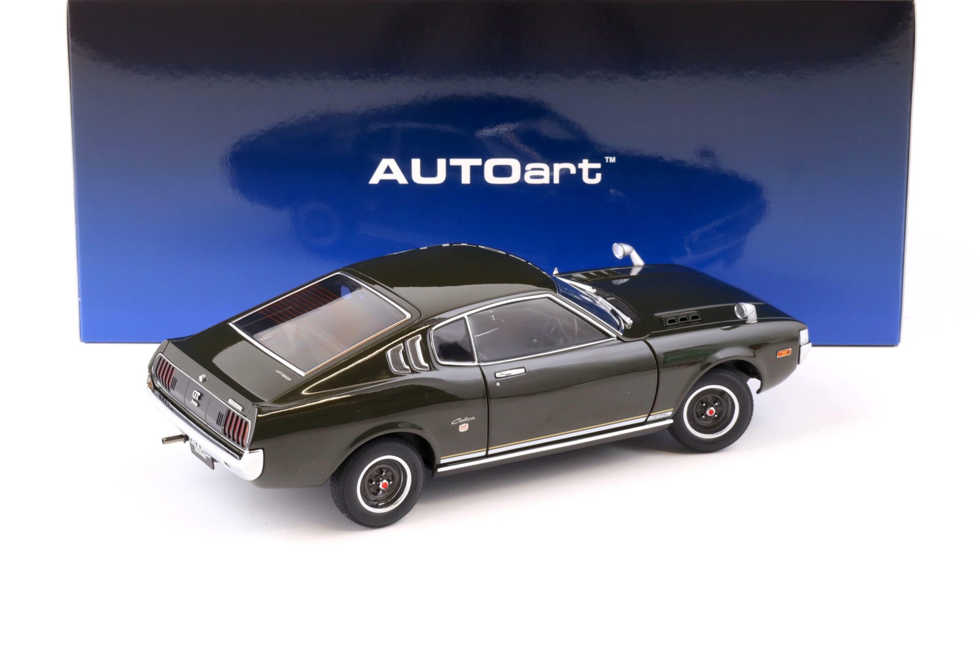 1:18 AUTOart Toyota Celica Liftback 2000 GT (RA25) 1973 moss green 78768