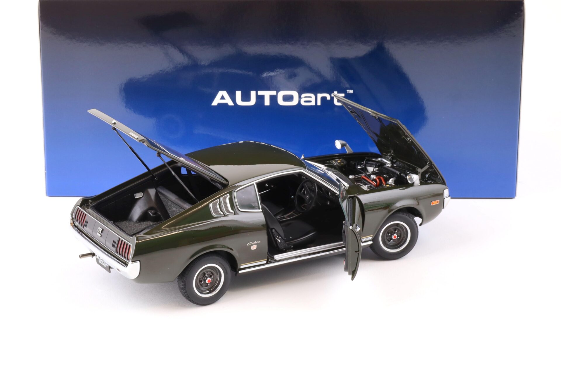 1:18 AUTOart Toyota Celica Liftback 2000 GT (RA25) 1973 moss green 78768