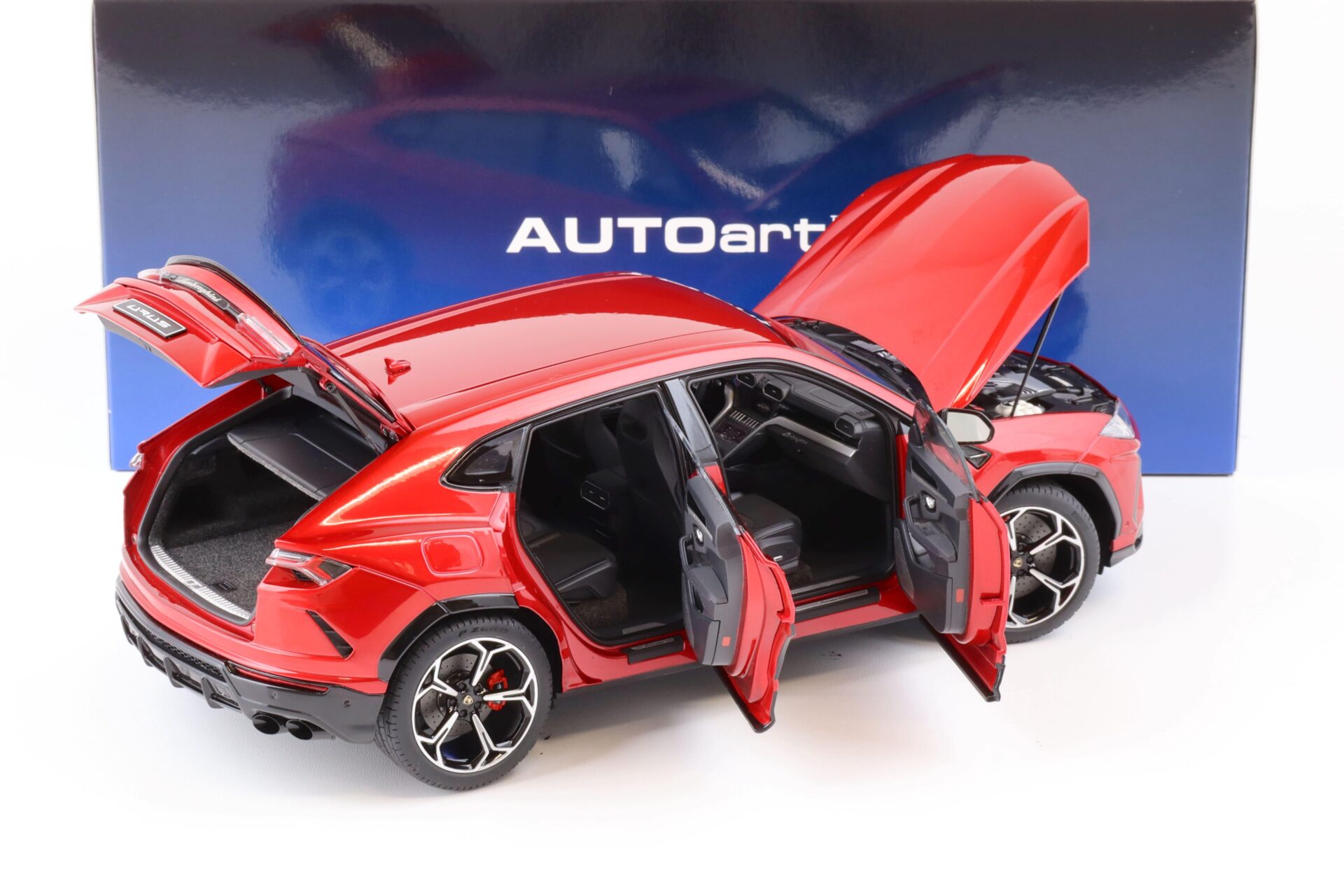 1:18 AUTOart Lamborghini Urus 2018 Rosso Efesto/ pearl red 79170