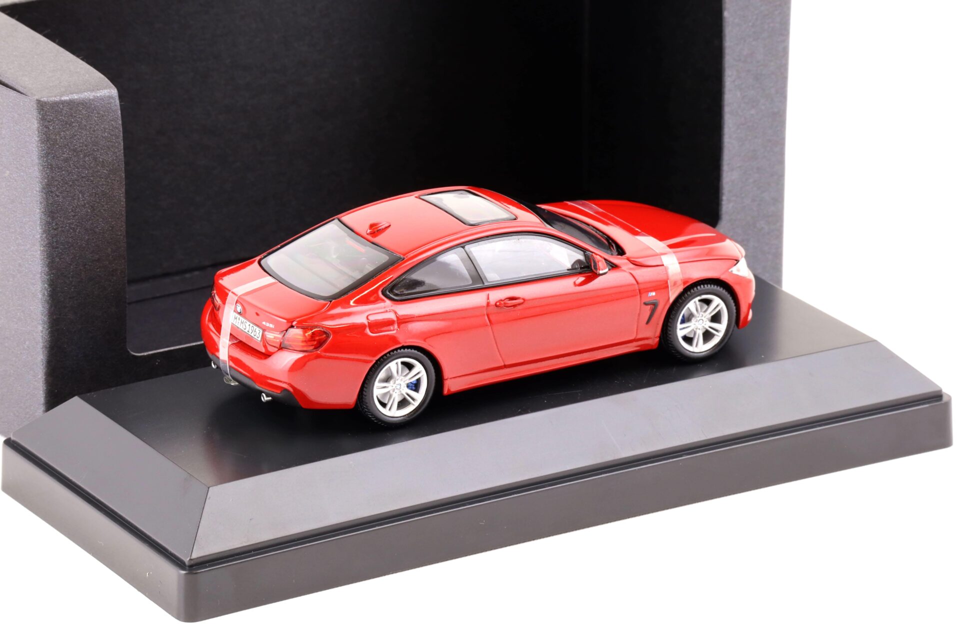 1:43 iScale BMW 4er 435i Coupe Melbourne red DEALER VERSION