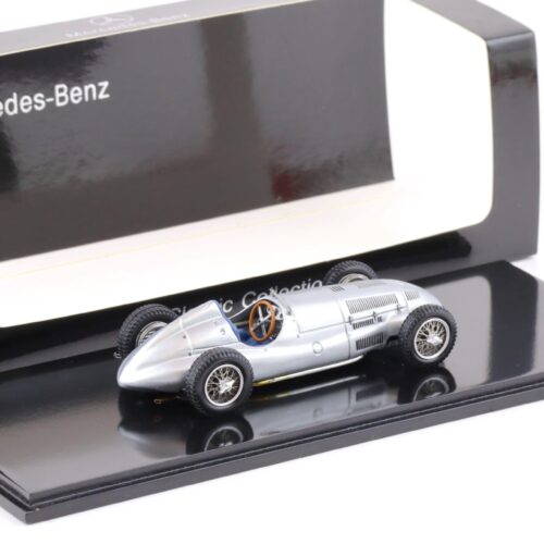 1:43 Spark Mercedes W165 Silberpfeil silver 1939 DEALER VERSION