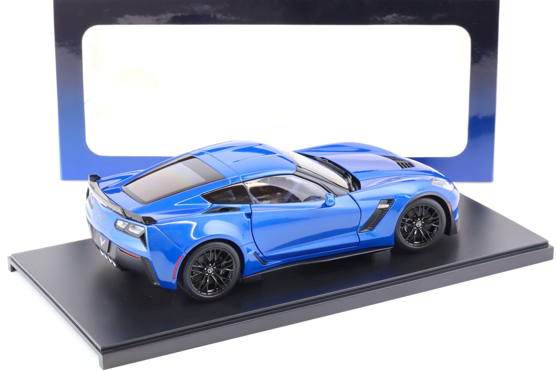 1:18 AUTOart Chevrolet Corvette C7 Z06 Coupe Lagune blue tintcoat