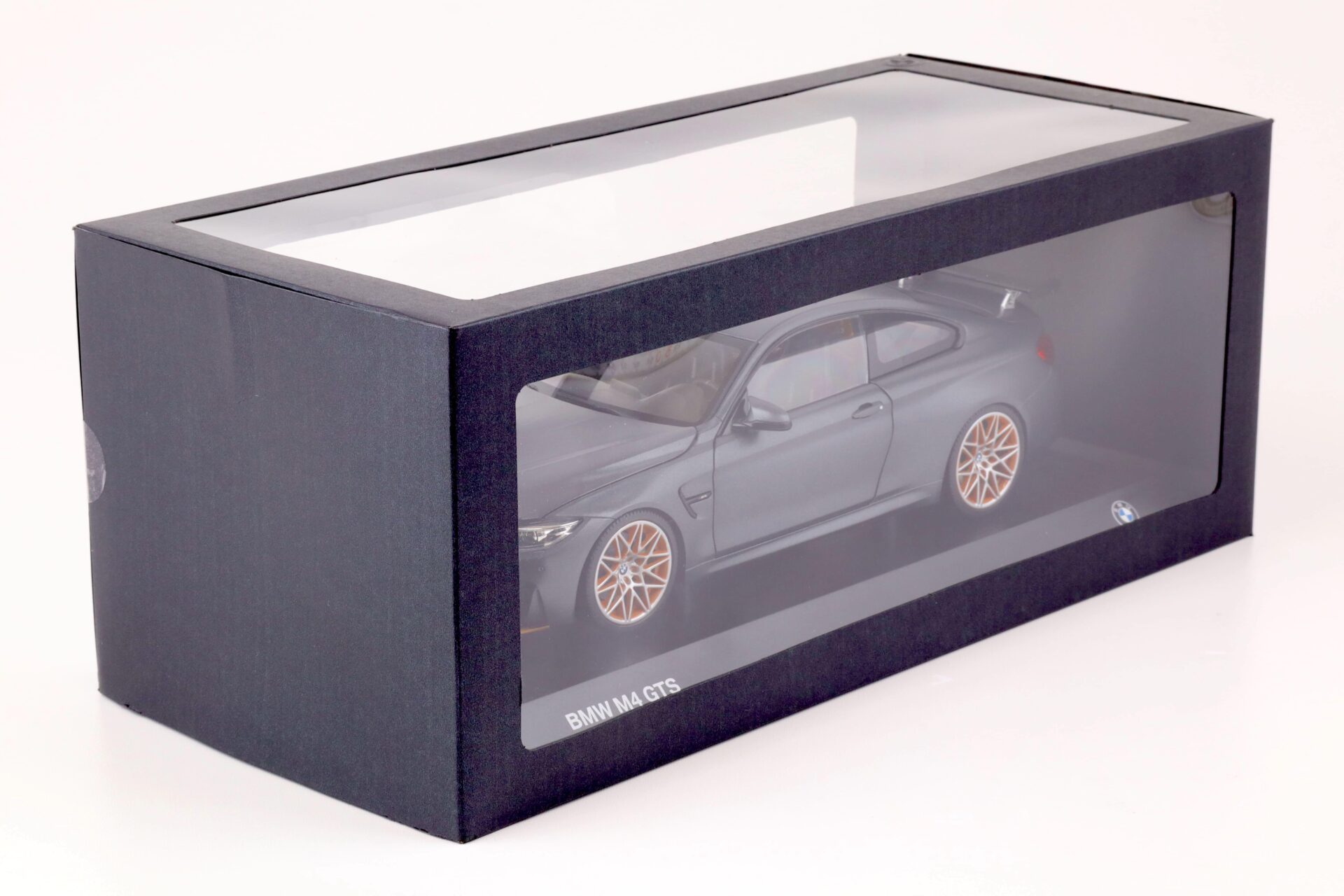 1:18 Minichamps BMW M4 GTS Coupe 2016 matt grey DEALER VERSION