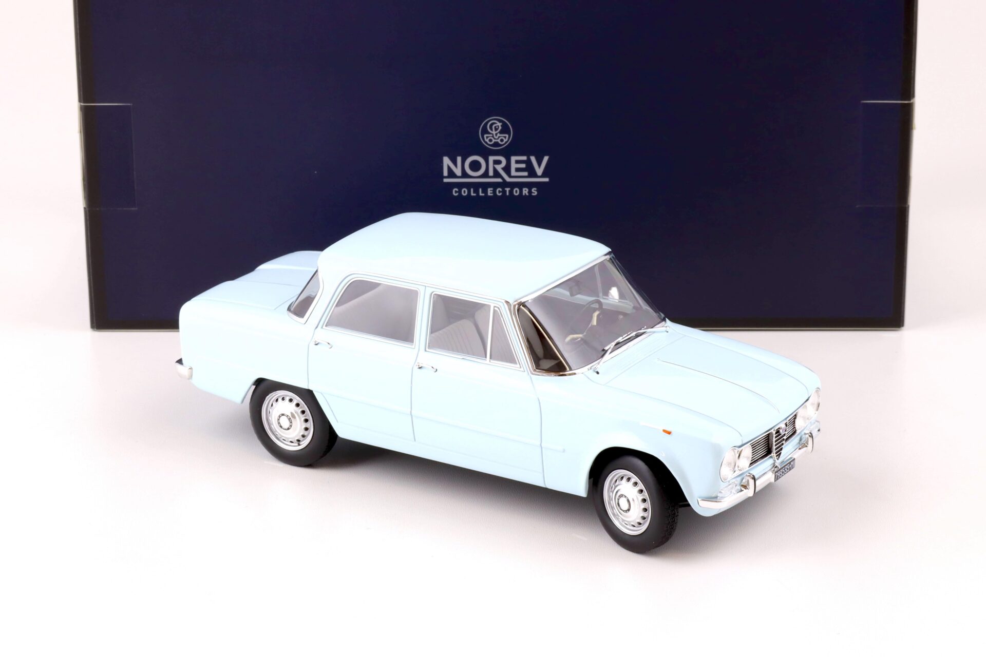 1:18 Norev Alfa Romeo Giulia TI 1964 light blue - Limited 200 pcs.
