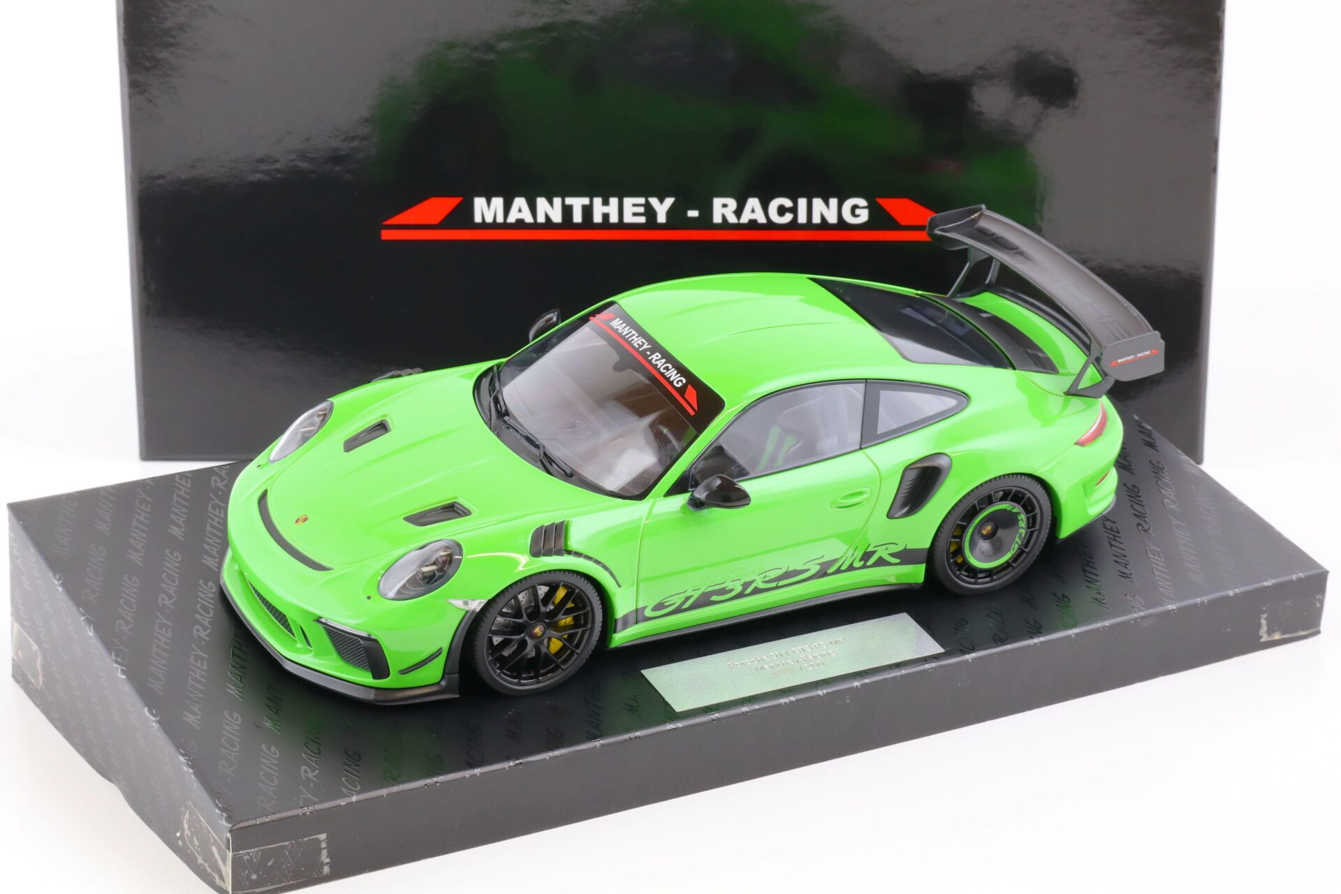 ID 74637 orig 1.jpg 1:18 Minichamps Porsche 911 (991.2) GT3 RS MR Lizard green Manthey-Racing Special Box
