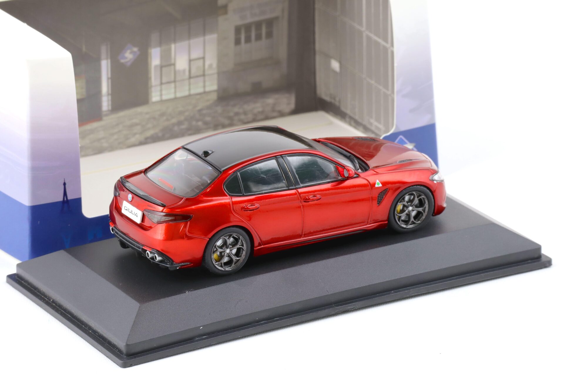 1:43 Solido Alfa Romeo Giulia Quadrifoglio - 2.9l Bi-Turbo Monza red