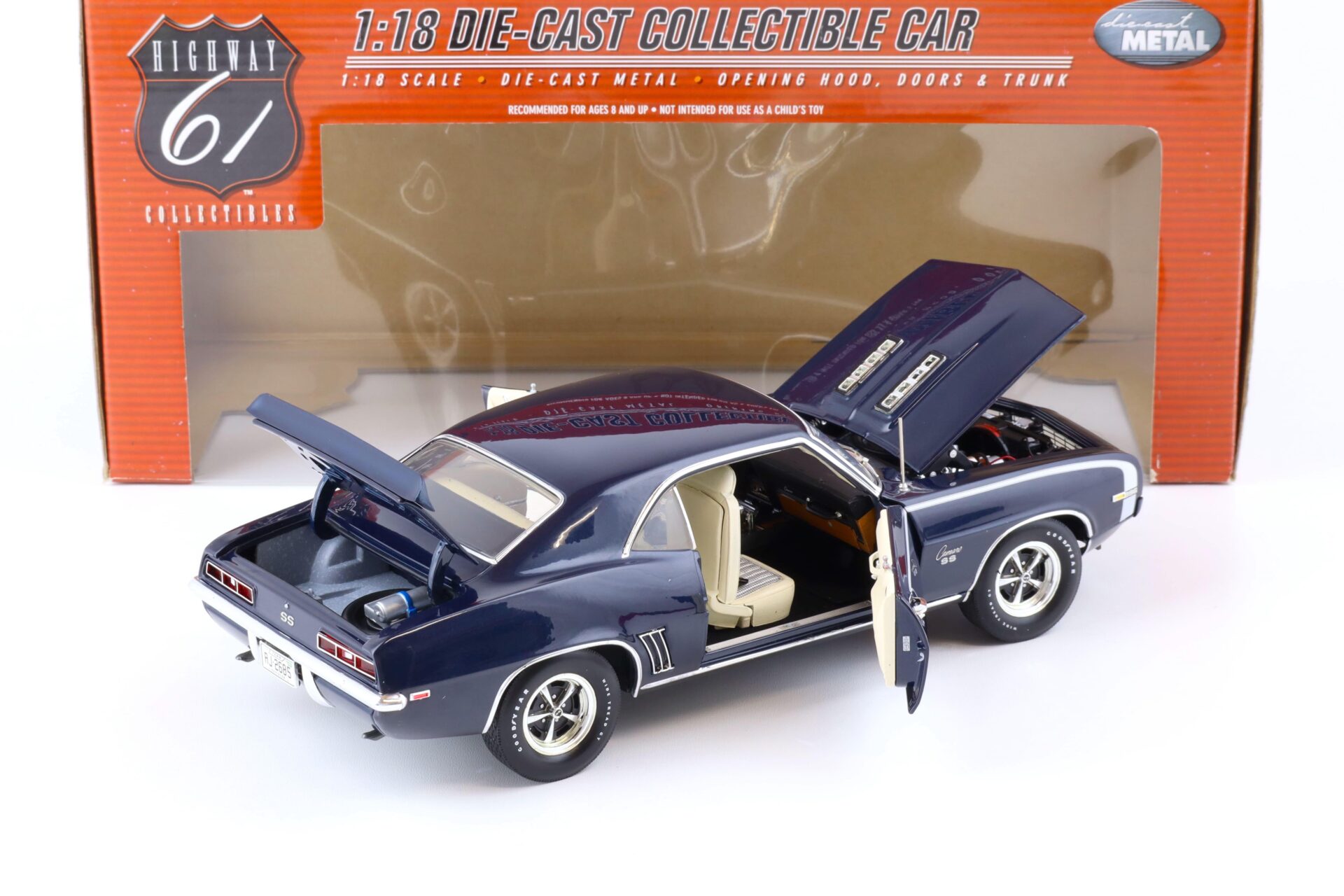 1:18 Highway61 Chevrolet Camaro Coupe 1969 dark blue/ white 50636