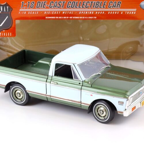 1:18 Highway61 Chevrolet Fleetside Pickup 1972 green metallic/ white 50815