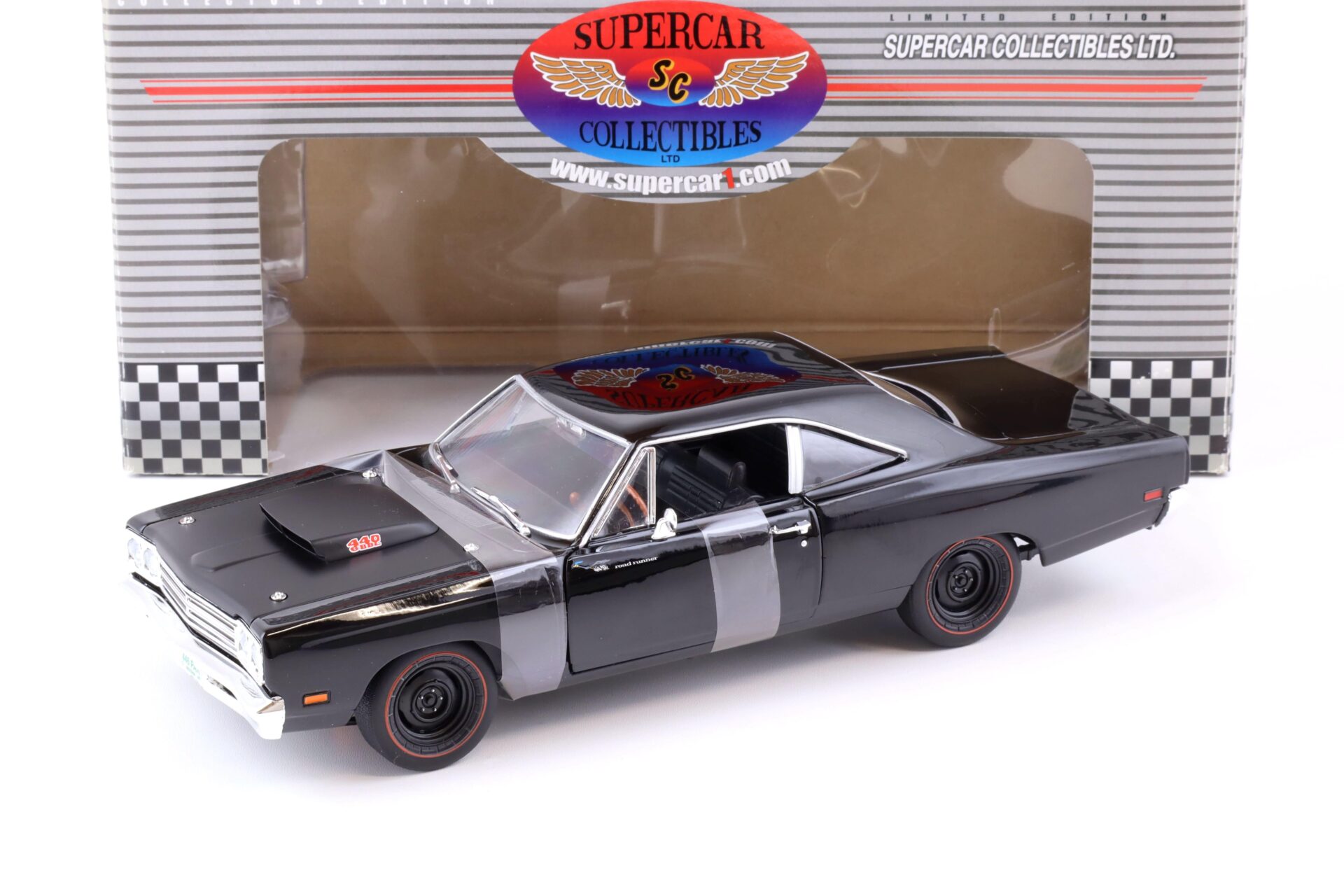 1:18 ERTL Supercar Collectibles 1969 1/2 Plymouth Roadrunner 440 6BBL black