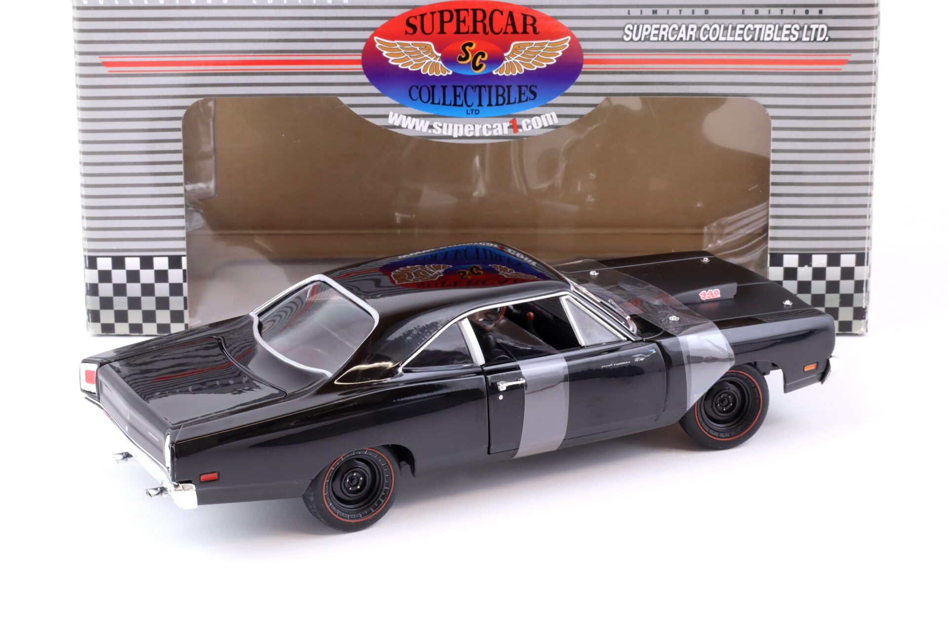 1:18 ERTL Supercar Collectibles 1969 1/2 Plymouth Roadrunner 440 6BBL black