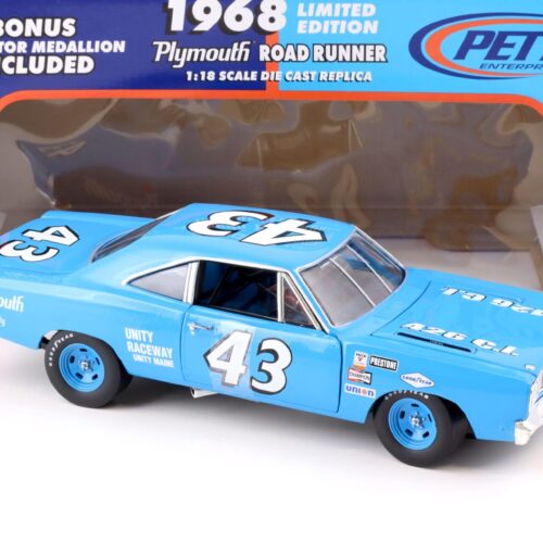 1:18 ERTL 1968 Plymouth Road Runner #43 Petty Enterprises blue
