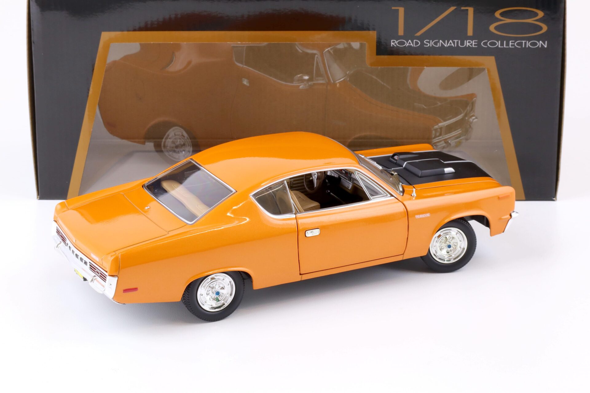 1:18 Road Signature 1970 AMC Rebel Coupe The Machine orange/ black