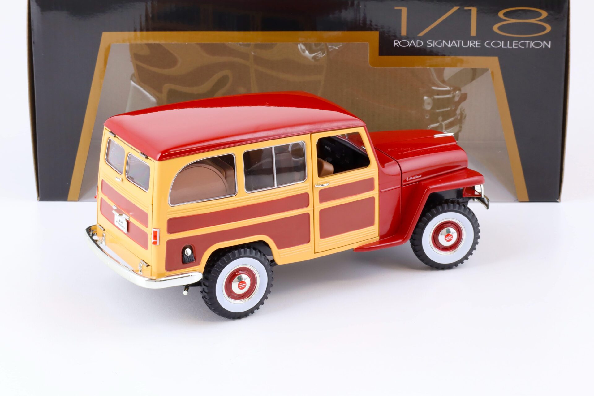 1:18 Road Signature 1955 Willys Jeep Station Wagon burgundy red