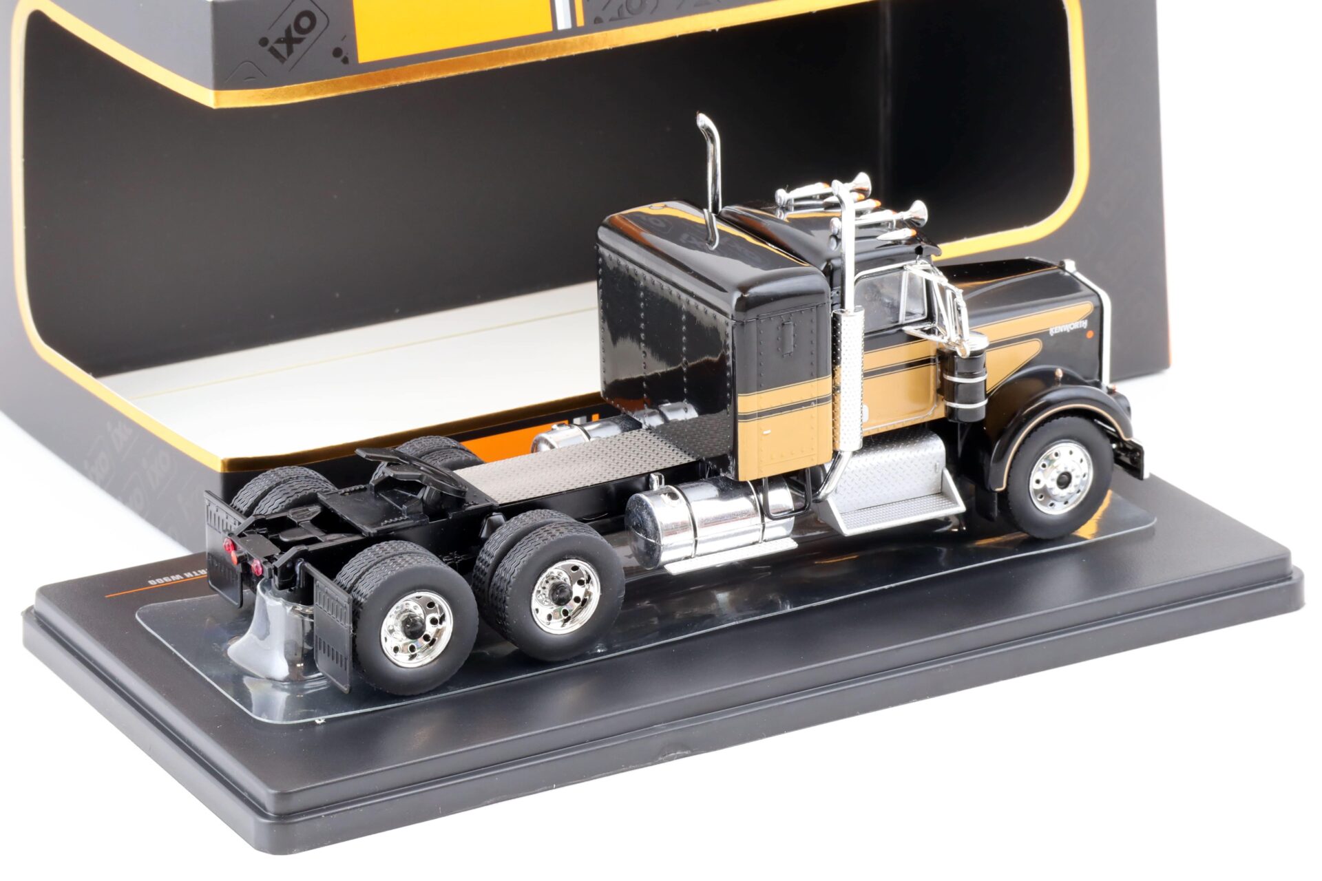 1:43 IXO Kenworth W900 black 1976 Truck Smokey and Bandit