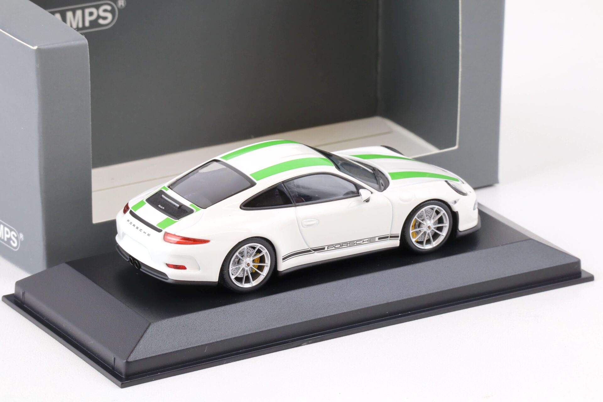 1:43 Minichamps Porsche 911 (991) GT3 R Coupe white/ green stripes - CA04316097